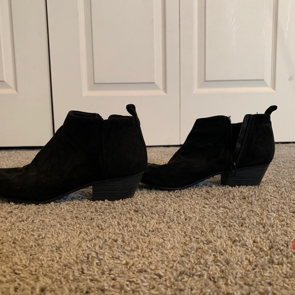 Black old navy booties